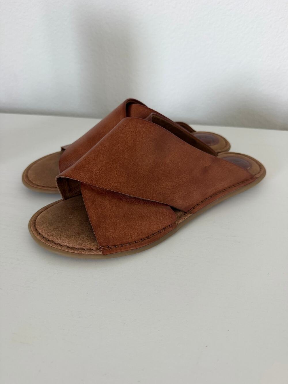 B.O.C. Crossover Slide Sandals Brown Leather Size 9 Bohemian Comfort Shoes